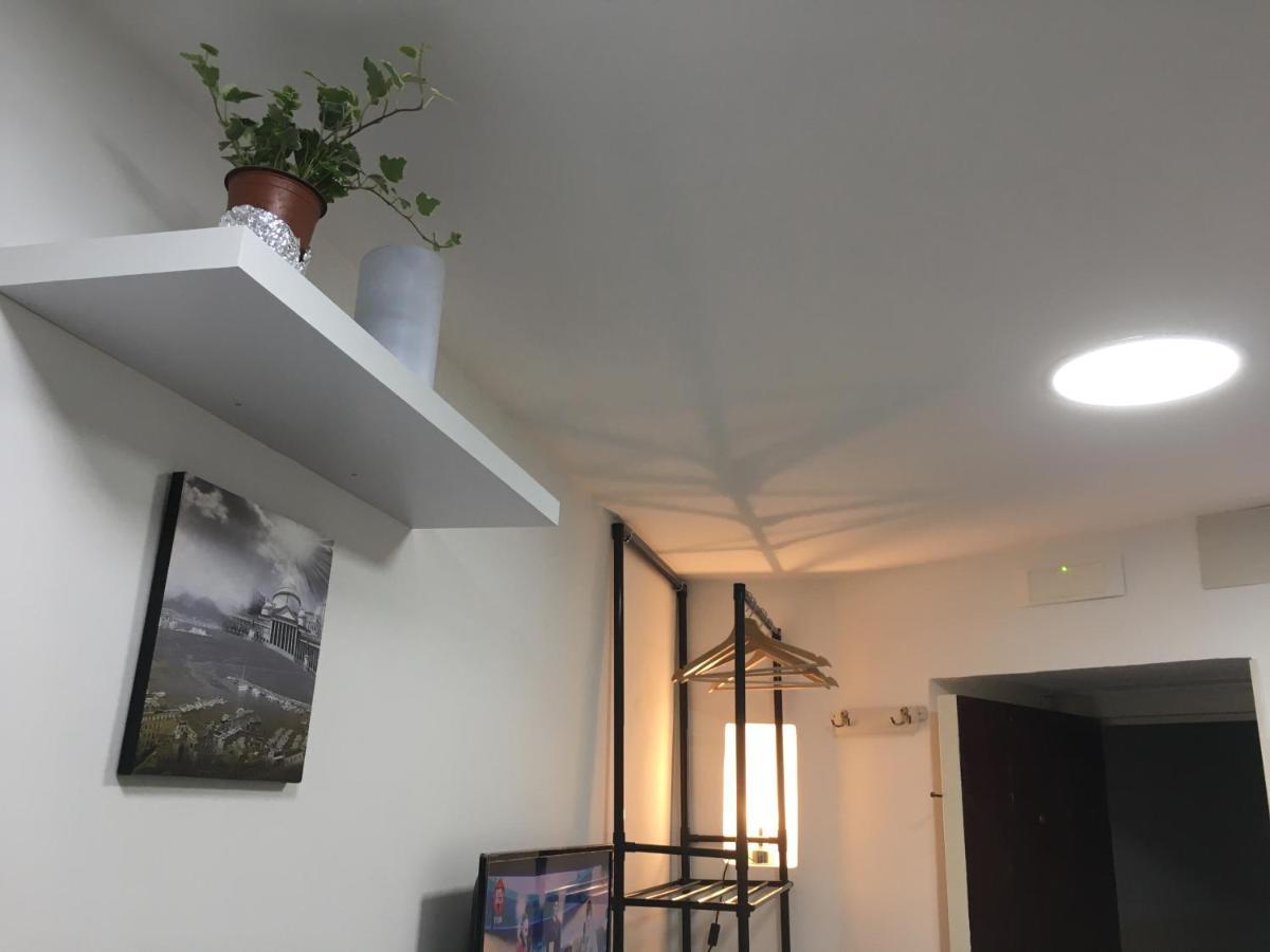 Bed and Breakfast Napoli Central Nest Екстер'єр фото