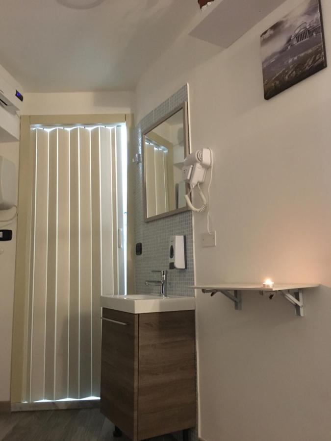Bed and Breakfast Napoli Central Nest Екстер'єр фото