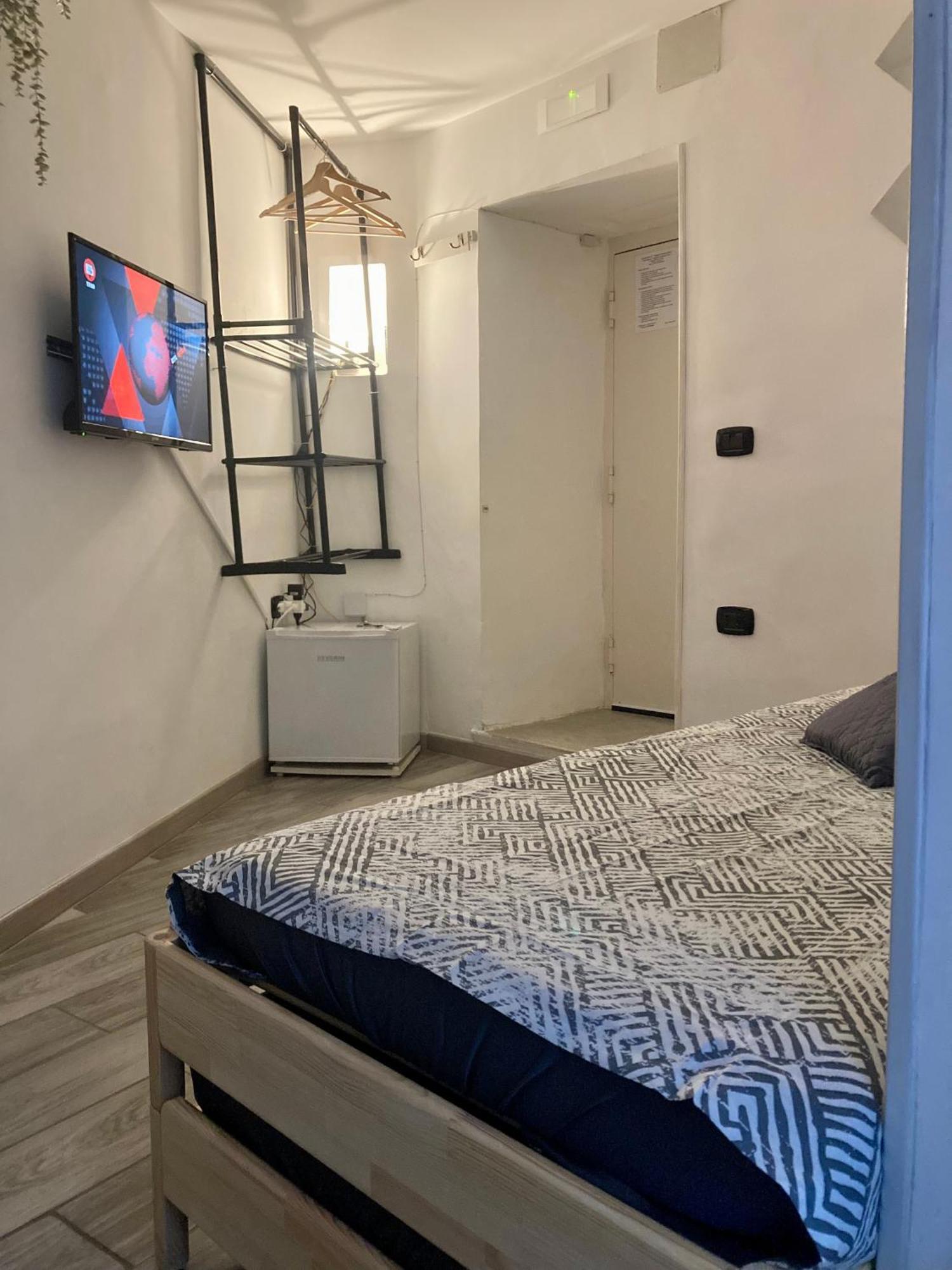 Bed and Breakfast Napoli Central Nest Екстер'єр фото
